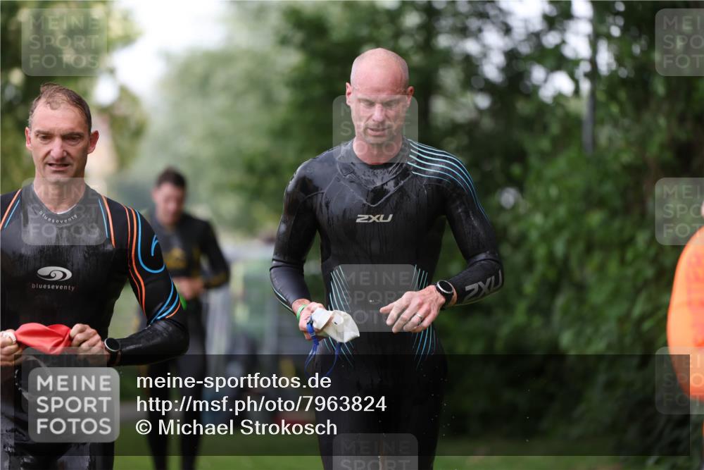 15.06.2025 - 7 Türme Triathlon Michael Strokosch http://msf.ph/oto/7963824 15.06.2025 12:16:28 Schwimmen 373, 378, 397, 414, 435, 511, 560, 616, 629, 648, 657, 669, 677 meine-sportfotos.de