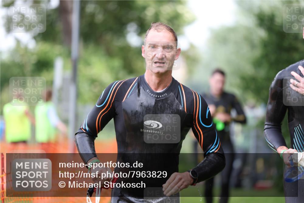 15.06.2025 - 7 Türme Triathlon Michael Strokosch http://msf.ph/oto/7963829 15.06.2025 12:16:29 Schwimmen 373, 378, 397, 400, 414, 435, 511, 560, 616, 629, 632, 648, 657, 669, 677 meine-sportfotos.de