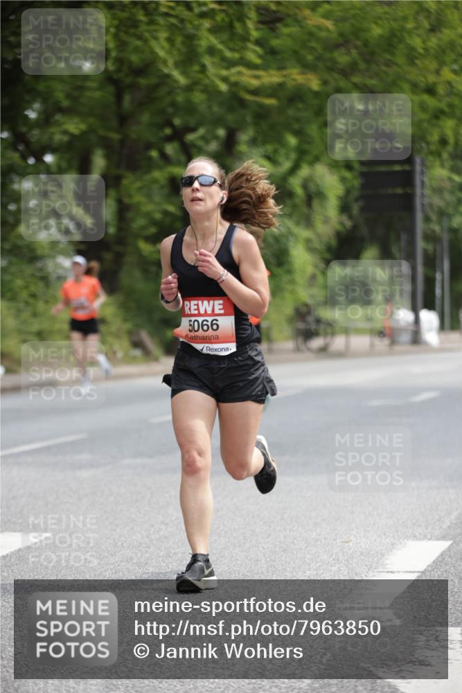 15.06.2025 - REWE Women's Run Jannik Wohlers http://msf.ph/oto/7963850 15.06.2025 09:58:42 Laufen 5066 meine-sportfotos.de