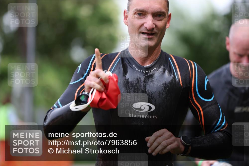 15.06.2025 - 7 Türme Triathlon Michael Strokosch http://msf.ph/oto/7963856 15.06.2025 12:16:30 Schwimmen 373, 378, 397, 400, 414, 435, 560, 616, 629, 632, 648, 657, 669, 677 meine-sportfotos.de