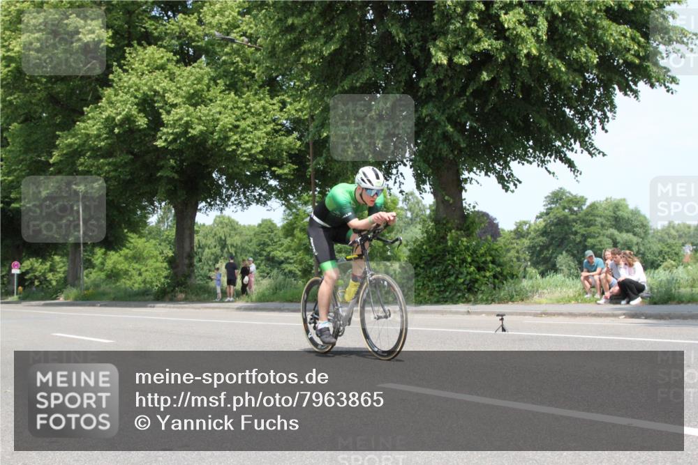 15.06.2025 - 7 Türme Triathlon Yannick Fuchs http://msf.ph/oto/7963865 15.06.2025 12:53:59 Radfahren  meine-sportfotos.de