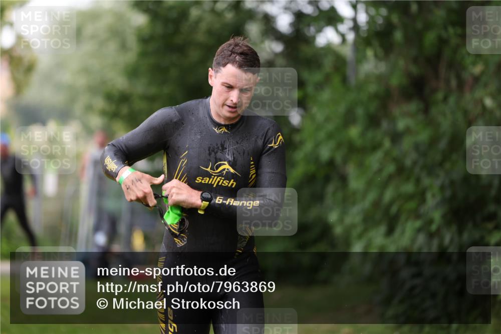 15.06.2025 - 7 Türme Triathlon Michael Strokosch http://msf.ph/oto/7963869 15.06.2025 12:16:32 Schwimmen 373, 378, 387, 397, 400, 414, 435, 485, 560, 616, 629, 632, 648, 657, 677 meine-sportfotos.de