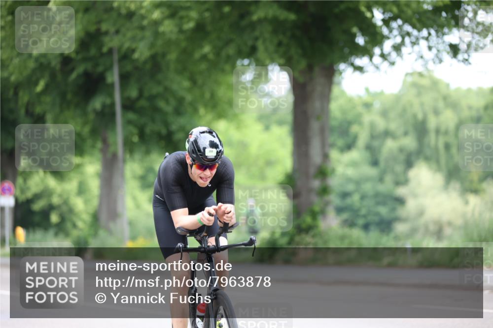15.06.2025 - 7 Türme Triathlon Yannick Fuchs http://msf.ph/oto/7963878 15.06.2025 11:11:14 Radfahren 200, 278, 329 meine-sportfotos.de