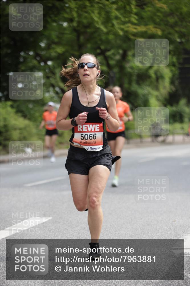 15.06.2025 - REWE Women's Run Jannik Wohlers http://msf.ph/oto/7963881 15.06.2025 09:58:42 Laufen 5066 meine-sportfotos.de