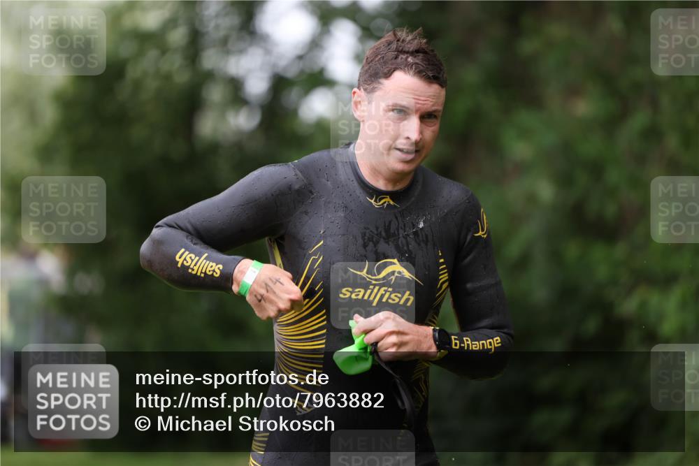 15.06.2025 - 7 Türme Triathlon Michael Strokosch http://msf.ph/oto/7963882 15.06.2025 12:16:32 Schwimmen 373, 378, 387, 397, 400, 414, 435, 485, 560, 616, 629, 632, 648, 657, 677 meine-sportfotos.de