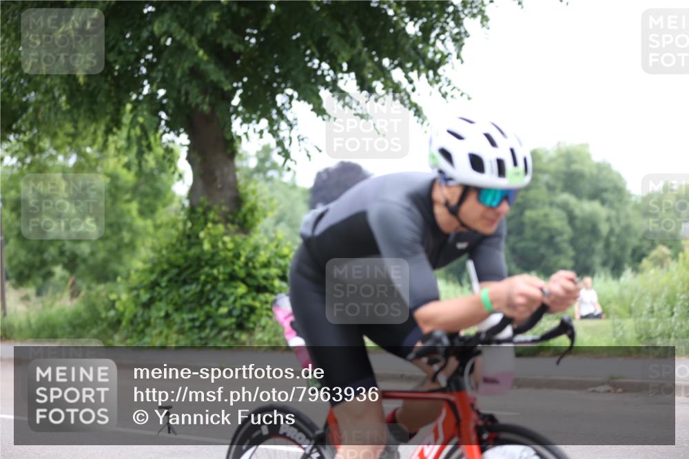 15.06.2025 - 7 Türme Triathlon Yannick Fuchs http://msf.ph/oto/7963936 15.06.2025 11:11:16 Radfahren 200, 204, 278, 329 meine-sportfotos.de