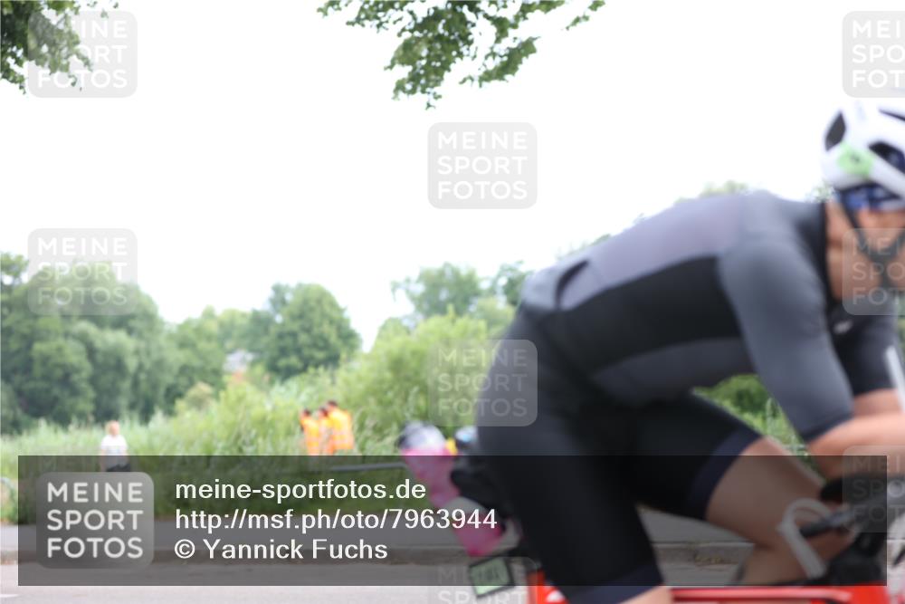 15.06.2025 - 7 Türme Triathlon Yannick Fuchs http://msf.ph/oto/7963944 15.06.2025 11:11:16 Radfahren 200, 204, 278, 329 meine-sportfotos.de