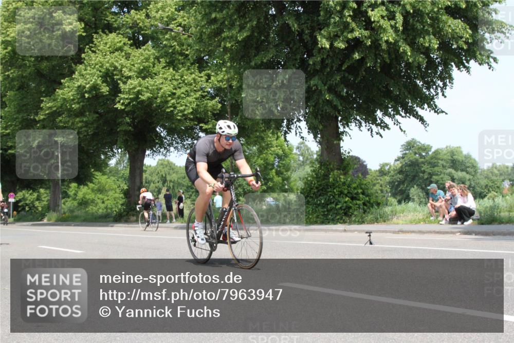 15.06.2025 - 7 Türme Triathlon Yannick Fuchs http://msf.ph/oto/7963947 15.06.2025 12:54:24 Radfahren  meine-sportfotos.de