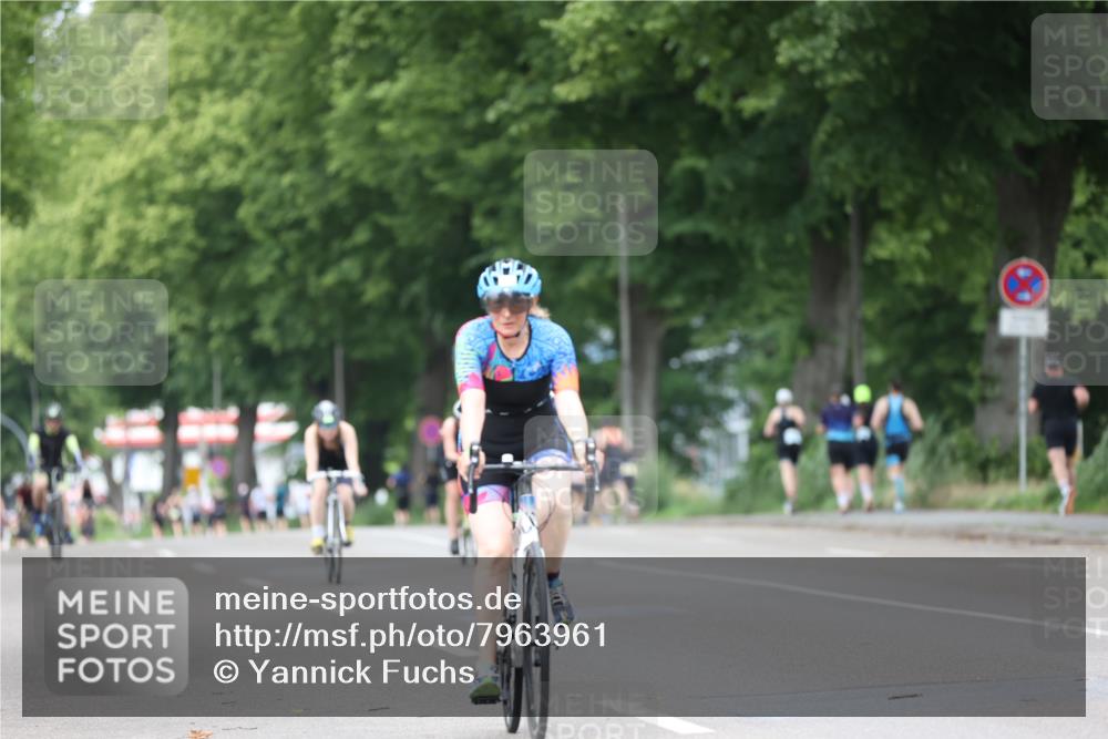 15.06.2025 - 7 Türme Triathlon Yannick Fuchs http://msf.ph/oto/7963961 15.06.2025 13:54:07 Radfahren 829, 1192 meine-sportfotos.de