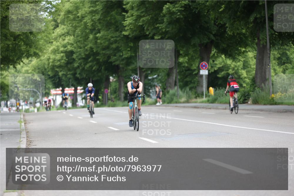 15.06.2025 - 7 Türme Triathlon Yannick Fuchs http://msf.ph/oto/7963977 15.06.2025 11:11:19 Radfahren 204, 246, 278, 323, 329 meine-sportfotos.de