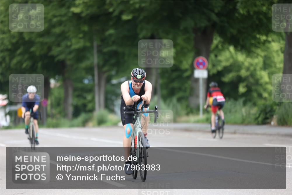 15.06.2025 - 7 Türme Triathlon Yannick Fuchs http://msf.ph/oto/7963983 15.06.2025 11:11:19 Radfahren 204, 246, 278, 323, 329 meine-sportfotos.de