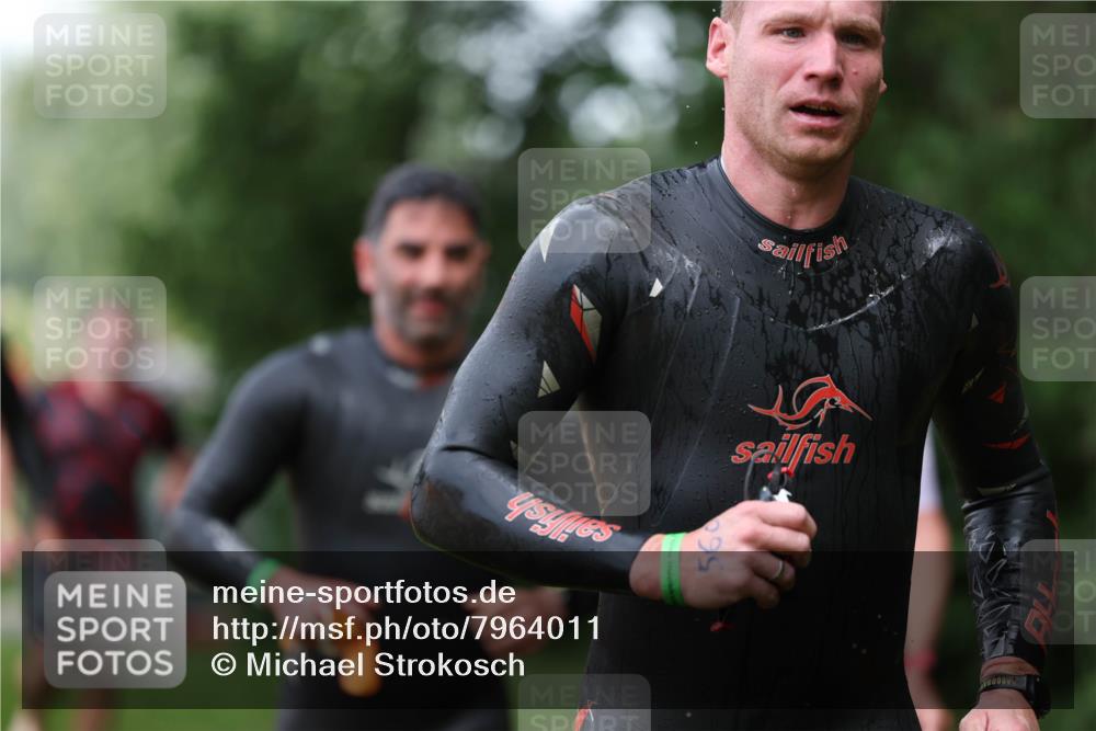 15.06.2025 - 7 Türme Triathlon Michael Strokosch http://msf.ph/oto/7964011 15.06.2025 12:16:44 Schwimmen 373, 387, 400, 423, 435, 451, 485, 560, 616, 629, 632 meine-sportfotos.de