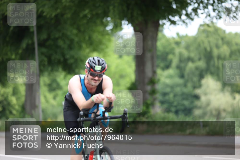15.06.2025 - 7 Türme Triathlon Yannick Fuchs http://msf.ph/oto/7964015 15.06.2025 11:11:20 Radfahren 204, 246, 263, 278, 323, 329 meine-sportfotos.de