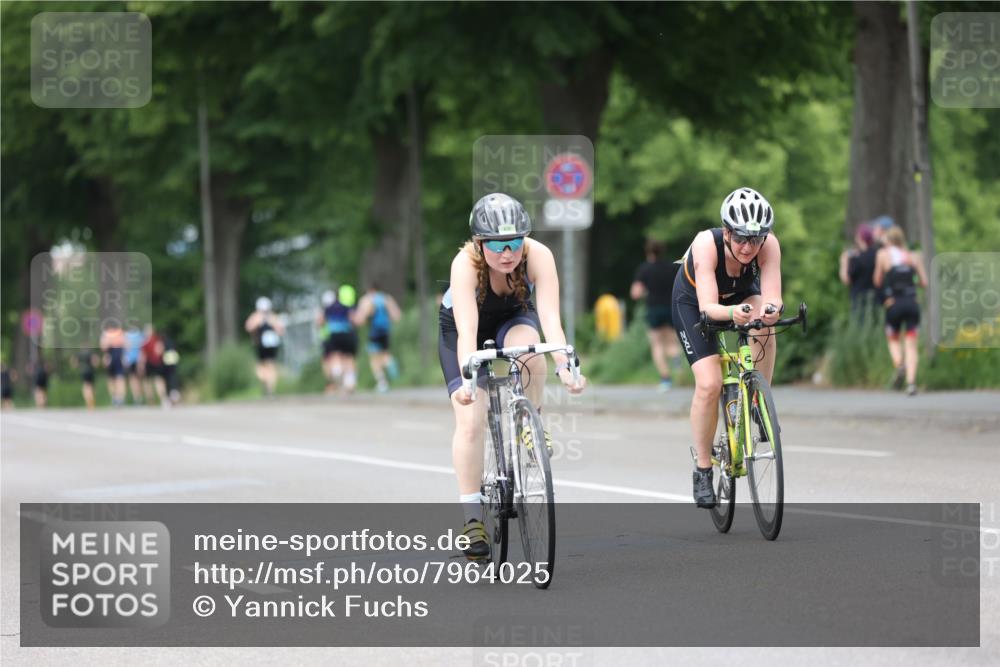 15.06.2025 - 7 Türme Triathlon Yannick Fuchs http://msf.ph/oto/7964025 15.06.2025 13:54:10 Radfahren 829, 1173, 1192 meine-sportfotos.de