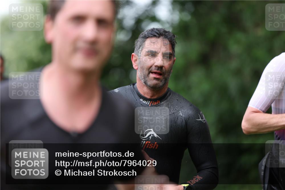 15.06.2025 - 7 Türme Triathlon Michael Strokosch http://msf.ph/oto/7964029 15.06.2025 12:16:45 Schwimmen 373, 387, 400, 423, 435, 451, 485, 560, 622, 629, 632 meine-sportfotos.de