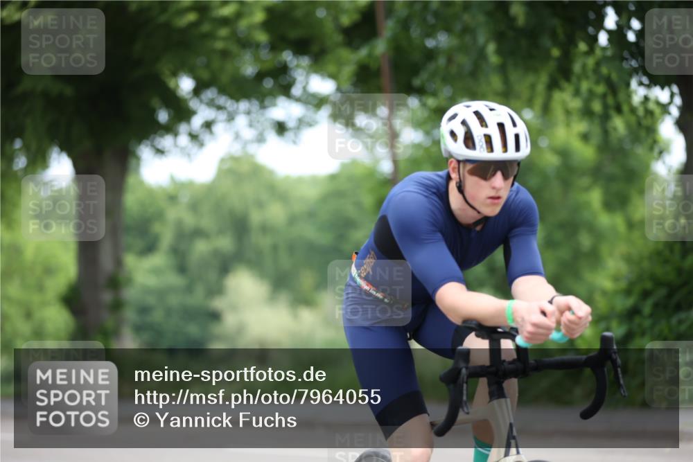 15.06.2025 - 7 Türme Triathlon Yannick Fuchs http://msf.ph/oto/7964055 15.06.2025 11:11:22 Radfahren 204, 246, 255, 263, 278, 323, 333 meine-sportfotos.de