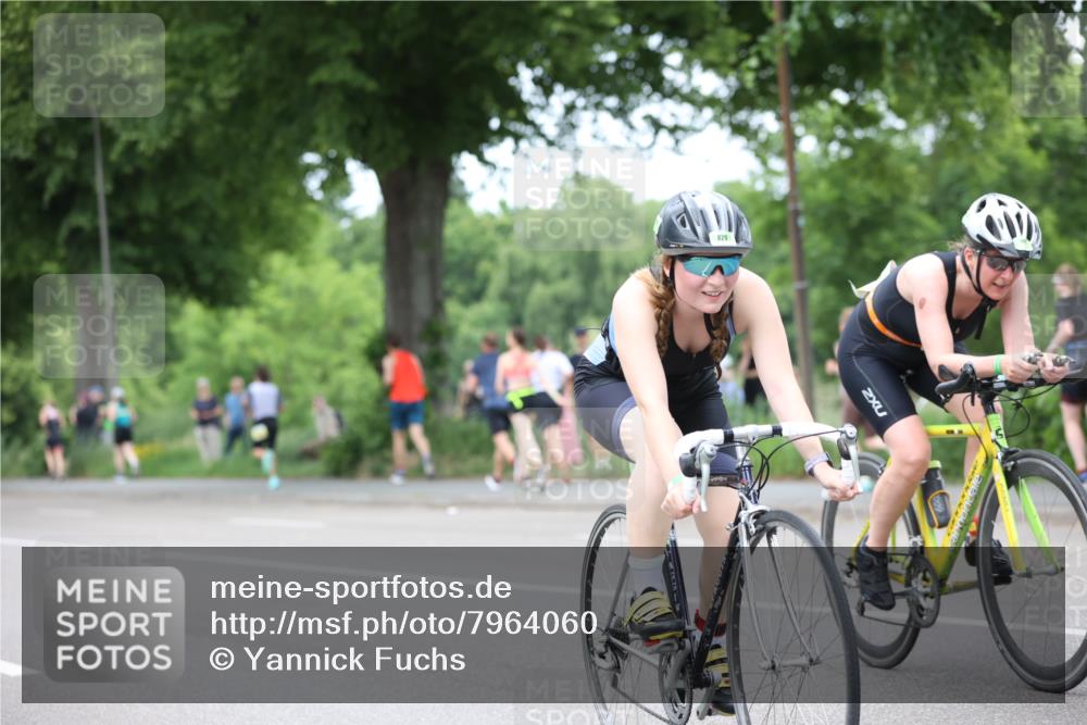 15.06.2025 - 7 Türme Triathlon Yannick Fuchs http://msf.ph/oto/7964060 15.06.2025 13:54:11 Radfahren 829, 1173, 1192 meine-sportfotos.de