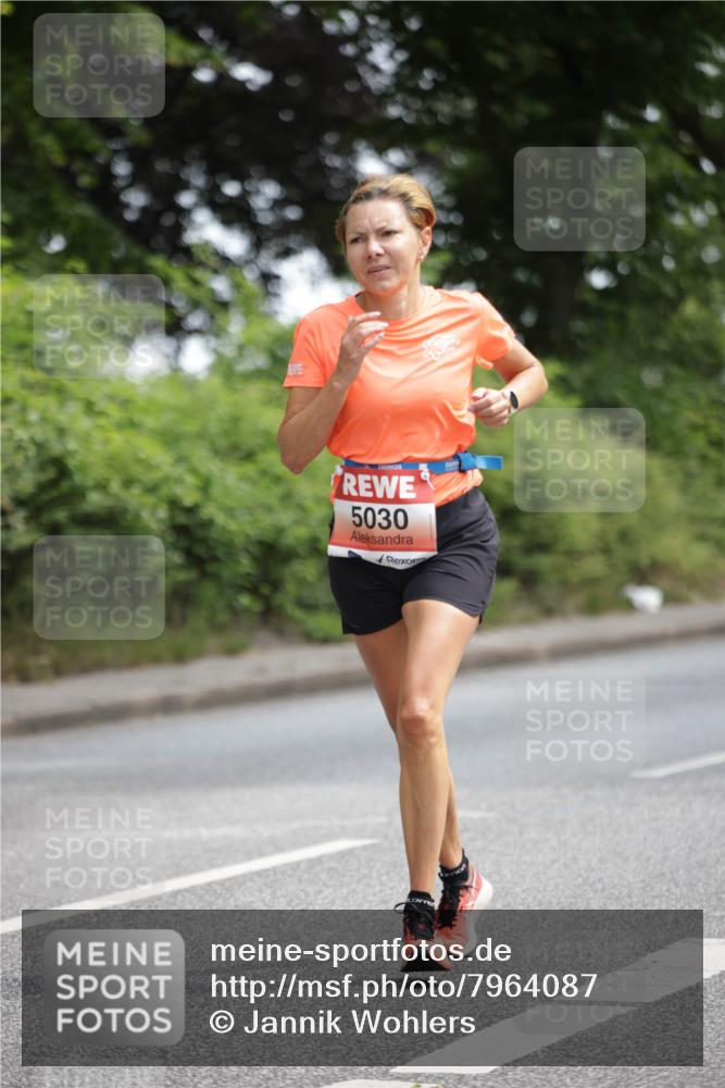 15.06.2025 - REWE Women's Run Jannik Wohlers http://msf.ph/oto/7964087 15.06.2025 09:58:49 Laufen 5030 meine-sportfotos.de