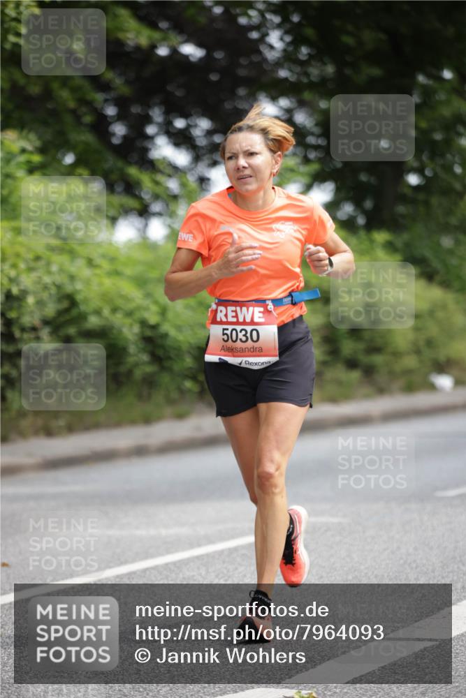 15.06.2025 - REWE Women's Run Jannik Wohlers http://msf.ph/oto/7964093 15.06.2025 09:58:49 Laufen 5030 meine-sportfotos.de
