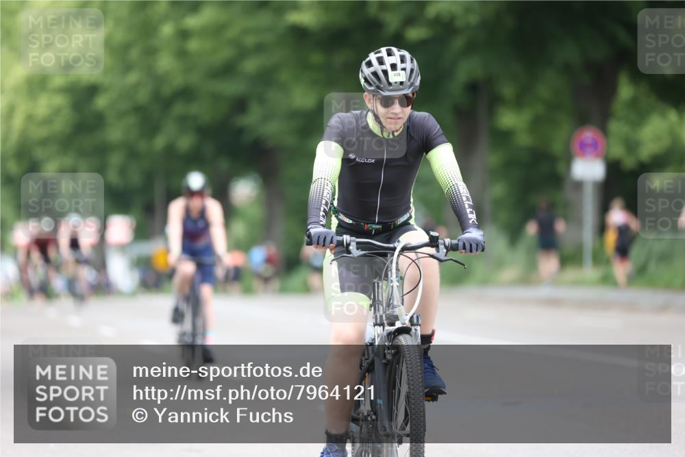 15.06.2025 - 7 Türme Triathlon Yannick Fuchs http://msf.ph/oto/7964121 15.06.2025 13:54:14 Radfahren 829, 1015, 1173 meine-sportfotos.de