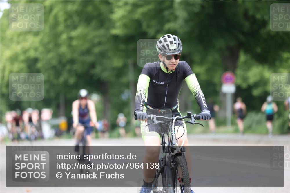 15.06.2025 - 7 Türme Triathlon Yannick Fuchs http://msf.ph/oto/7964138 15.06.2025 13:54:14 Radfahren 829, 1015, 1173 meine-sportfotos.de