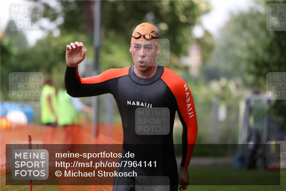 15.06.2025 - 7 Türme Triathlon Michael Strokosch http://msf.ph/oto/7964141 15.06.2025 12:16:51 Schwimmen 373, 387, 389, 400, 423, 435, 451, 485, 560, 609, 622, 629, 632 meine-sportfotos.de