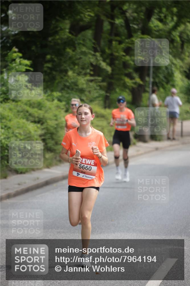 15.06.2025 - REWE Women's Run Jannik Wohlers http://msf.ph/oto/7964194 15.06.2025 09:59:15 Laufen 5660 meine-sportfotos.de
