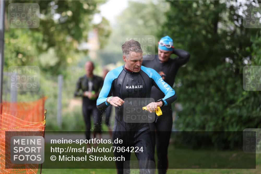 15.06.2025 - 7 Türme Triathlon Michael Strokosch http://msf.ph/oto/7964224 15.06.2025 12:17:01 Schwimmen 387, 389, 423, 451, 485, 530, 609, 622 meine-sportfotos.de
