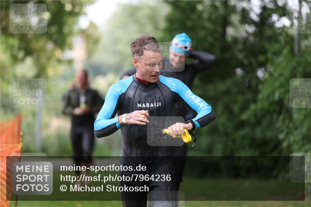 15.06.2025 - 7 Türme Triathlon Michael Strokosch http://msf.ph/oto/7964236 15.06.2025 12:17:02 Schwimmen 389, 423, 451, 485, 530, 609, 622, 679 meine-sportfotos.de