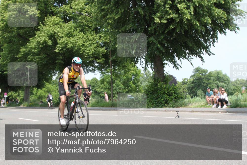 15.06.2025 - 7 Türme Triathlon Yannick Fuchs http://msf.ph/oto/7964250 15.06.2025 12:56:29 Radfahren  meine-sportfotos.de
