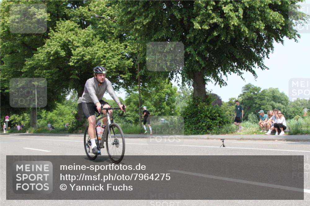15.06.2025 - 7 Türme Triathlon Yannick Fuchs http://msf.ph/oto/7964275 15.06.2025 12:56:34 Radfahren  meine-sportfotos.de