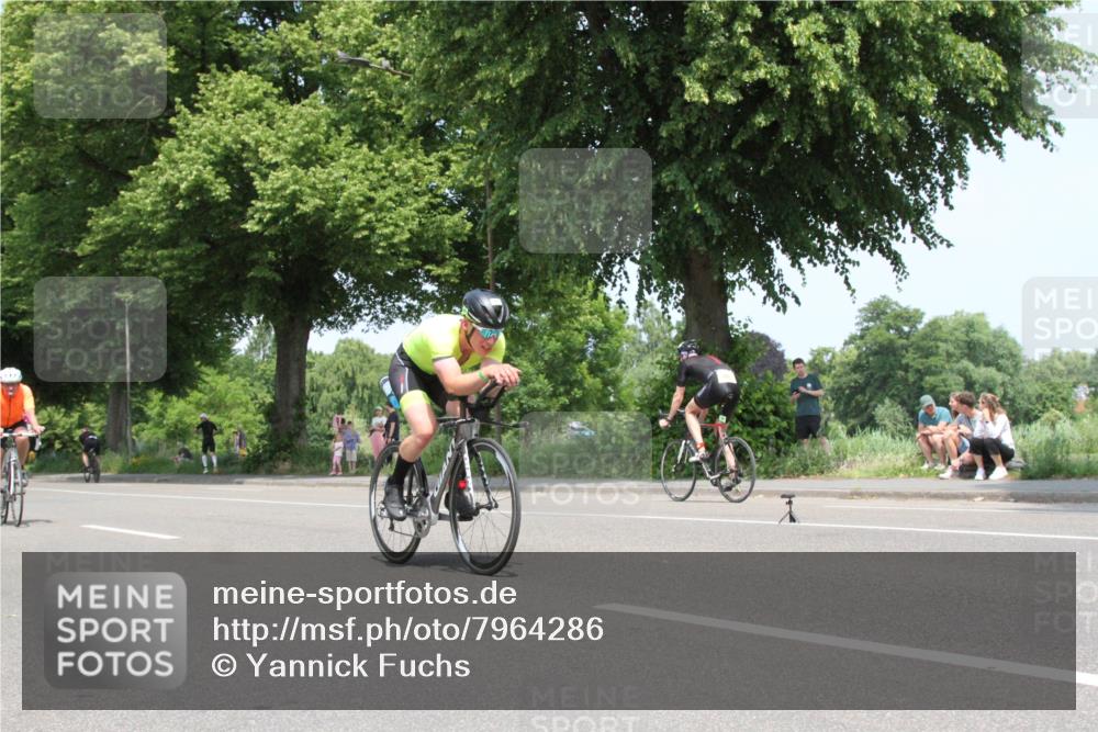 15.06.2025 - 7 Türme Triathlon Yannick Fuchs http://msf.ph/oto/7964286 15.06.2025 12:56:39 Radfahren  meine-sportfotos.de