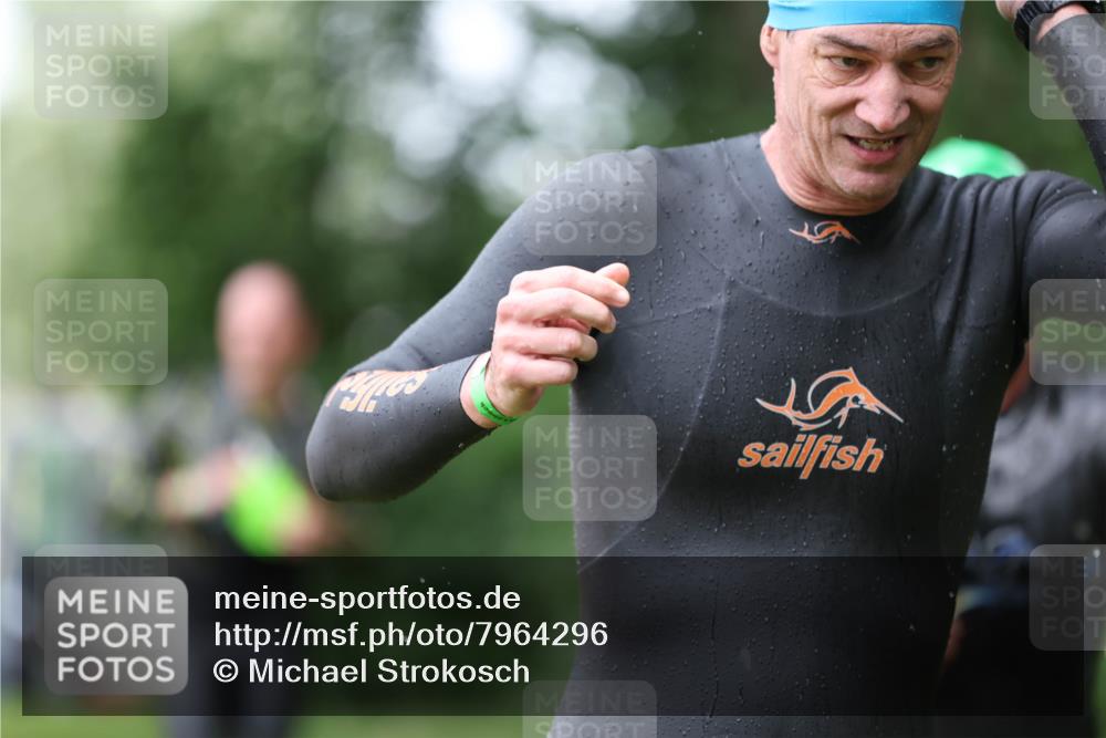 15.06.2025 - 7 Türme Triathlon Michael Strokosch http://msf.ph/oto/7964296 15.06.2025 12:17:05 Schwimmen 389, 451, 530, 609, 622, 679 meine-sportfotos.de