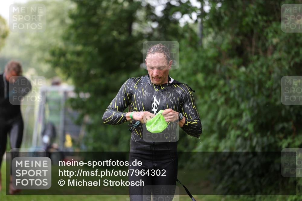 15.06.2025 - 7 Türme Triathlon Michael Strokosch http://msf.ph/oto/7964302 15.06.2025 12:17:06 Schwimmen 389, 451, 530, 609, 622, 679 meine-sportfotos.de