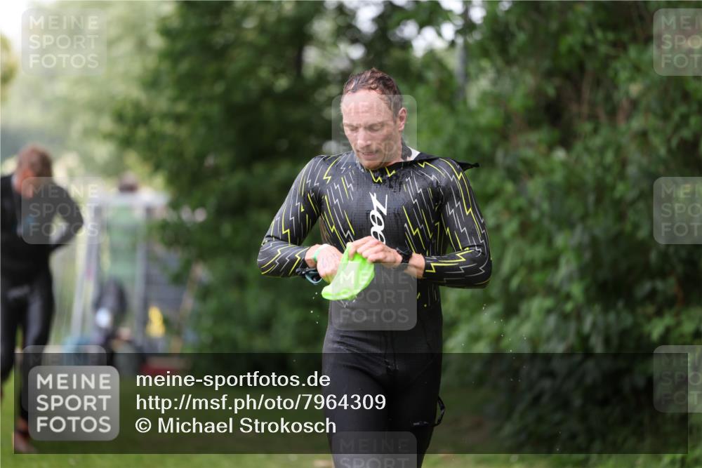 15.06.2025 - 7 Türme Triathlon Michael Strokosch http://msf.ph/oto/7964309 15.06.2025 12:17:06 Schwimmen 389, 451, 530, 609, 622, 679 meine-sportfotos.de