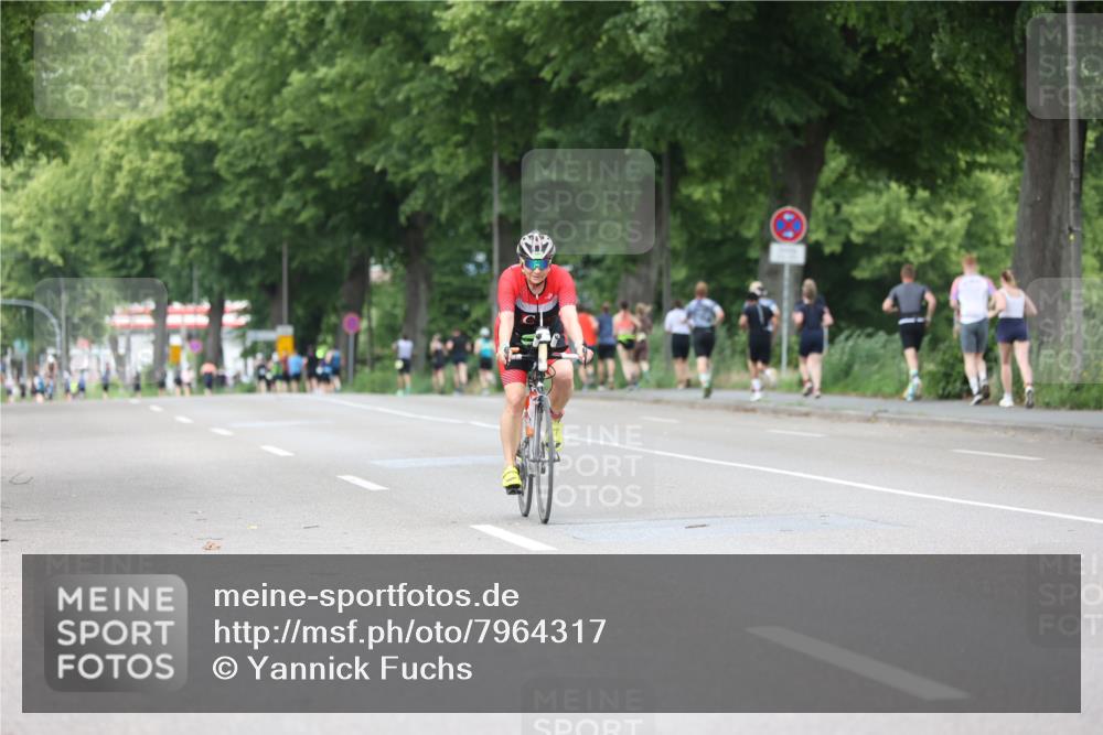 15.06.2025 - 7 Türme Triathlon Yannick Fuchs http://msf.ph/oto/7964317 15.06.2025 13:54:32 Radfahren  meine-sportfotos.de