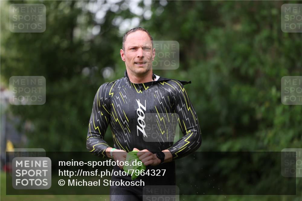 15.06.2025 - 7 Türme Triathlon Michael Strokosch http://msf.ph/oto/7964327 15.06.2025 12:17:06 Schwimmen 389, 451, 530, 609, 622, 679 meine-sportfotos.de