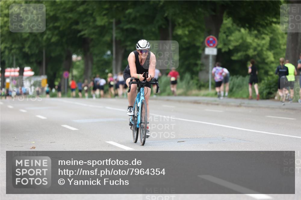 15.06.2025 - 7 Türme Triathlon Yannick Fuchs http://msf.ph/oto/7964354 15.06.2025 13:54:46 Radfahren 737 meine-sportfotos.de
