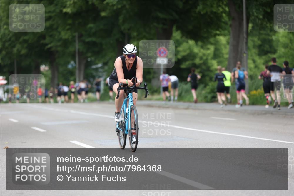 15.06.2025 - 7 Türme Triathlon Yannick Fuchs http://msf.ph/oto/7964368 15.06.2025 13:54:46 Radfahren 737 meine-sportfotos.de