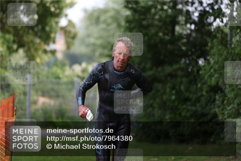 15.06.2025 - 7 Türme Triathlon Michael Strokosch http://msf.ph/oto/7964380 15.06.2025 12:17:09 Schwimmen 389, 451, 530, 591, 609, 622, 679 meine-sportfotos.de