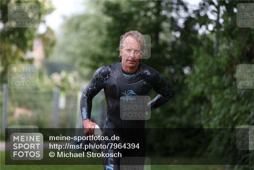15.06.2025 - 7 Türme Triathlon Michael Strokosch http://msf.ph/oto/7964394 15.06.2025 12:17:09 Schwimmen 389, 451, 530, 591, 609, 622, 679 meine-sportfotos.de
