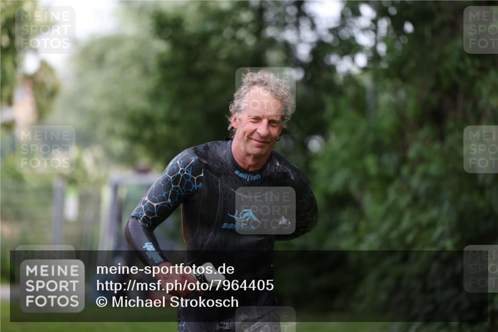 15.06.2025 - 7 Türme Triathlon Michael Strokosch http://msf.ph/oto/7964405 15.06.2025 12:17:10 Schwimmen 389, 451, 530, 591, 609, 622, 679 meine-sportfotos.de