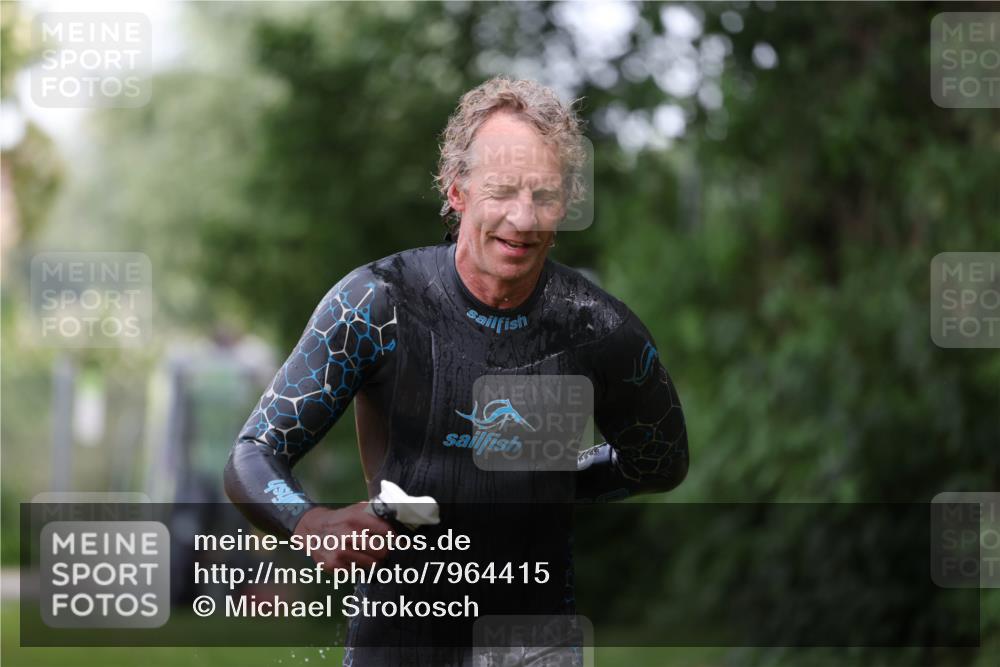 15.06.2025 - 7 Türme Triathlon Michael Strokosch http://msf.ph/oto/7964415 15.06.2025 12:17:10 Schwimmen 389, 451, 530, 591, 609, 622, 679 meine-sportfotos.de