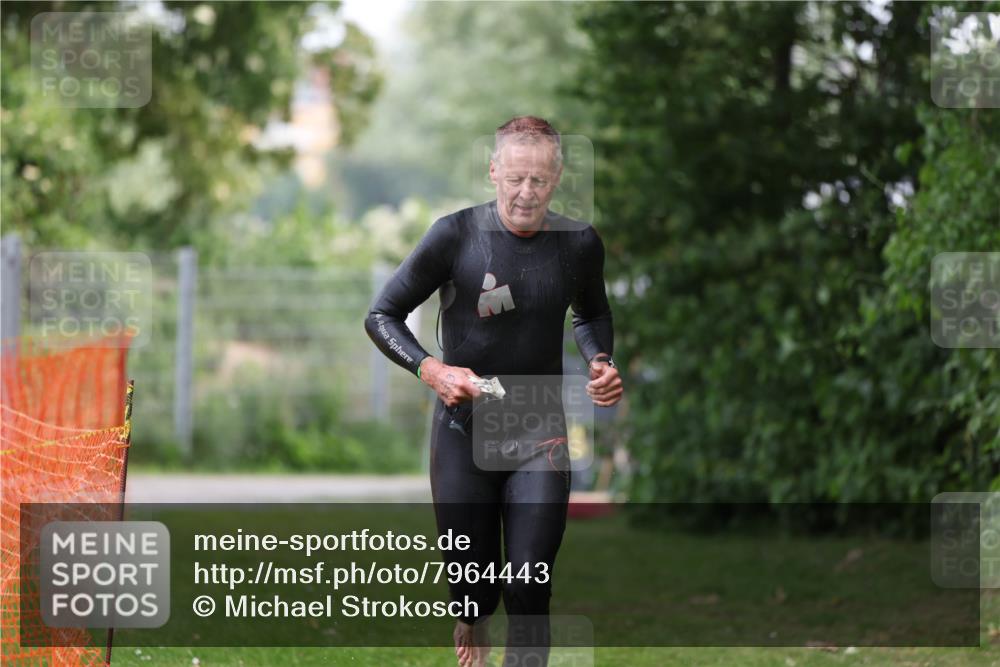 15.06.2025 - 7 Türme Triathlon Michael Strokosch http://msf.ph/oto/7964443 15.06.2025 12:17:19 Schwimmen 371, 424, 530, 591, 679 meine-sportfotos.de