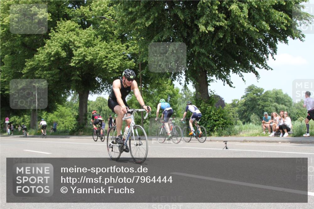 15.06.2025 - 7 Türme Triathlon Yannick Fuchs http://msf.ph/oto/7964444 15.06.2025 12:57:55 Radfahren  meine-sportfotos.de