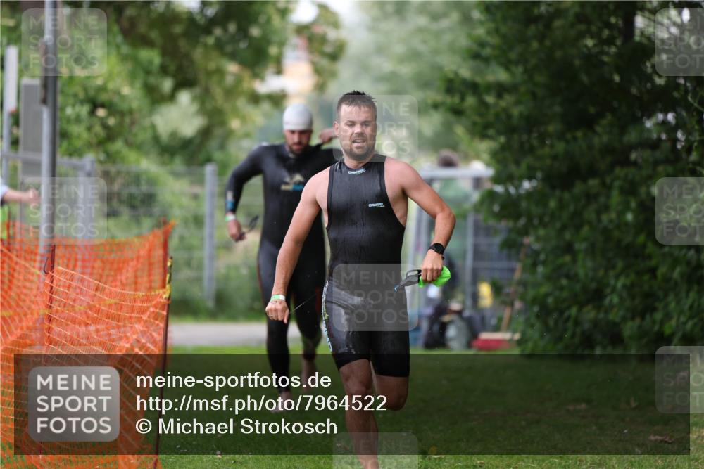 15.06.2025 - 7 Türme Triathlon Michael Strokosch http://msf.ph/oto/7964522 15.06.2025 12:17:29 Schwimmen 371, 424, 591, 661, 679 meine-sportfotos.de