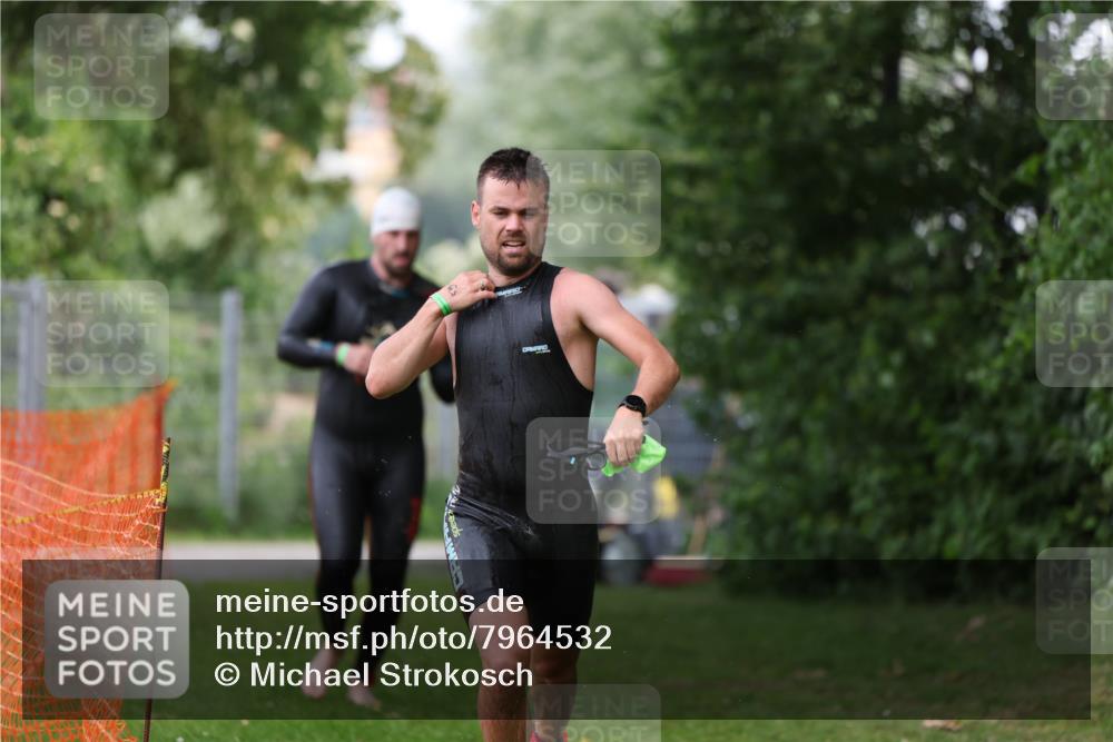 15.06.2025 - 7 Türme Triathlon Michael Strokosch http://msf.ph/oto/7964532 15.06.2025 12:17:30 Schwimmen 371, 424, 591, 661, 672, 679 meine-sportfotos.de