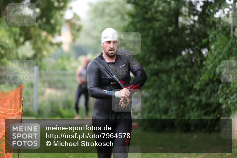 15.06.2025 - 7 Türme Triathlon Michael Strokosch http://msf.ph/oto/7964578 15.06.2025 12:17:32 Schwimmen 371, 424, 591, 661, 672, 679 meine-sportfotos.de