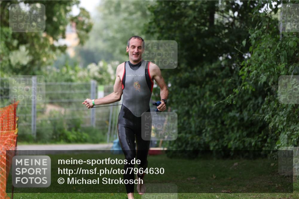 15.06.2025 - 7 Türme Triathlon Michael Strokosch http://msf.ph/oto/7964630 15.06.2025 12:17:38 Schwimmen 371, 424, 445, 540, 591, 628, 661, 672 meine-sportfotos.de