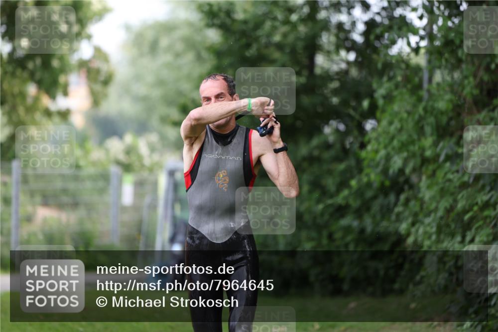 15.06.2025 - 7 Türme Triathlon Michael Strokosch http://msf.ph/oto/7964645 15.06.2025 12:17:39 Schwimmen 371, 424, 445, 523, 540, 591, 628, 661, 672 meine-sportfotos.de